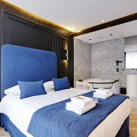 Couples Getaway Unit With Jacuzzi - City Center Париж Екстер'єр фото